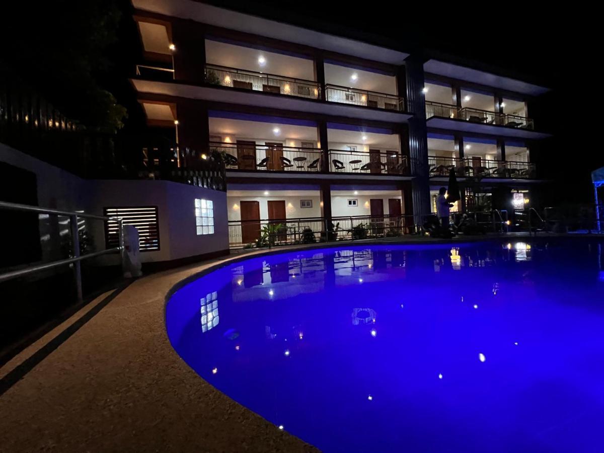 Rufana Suites Moalboal Buitenkant foto