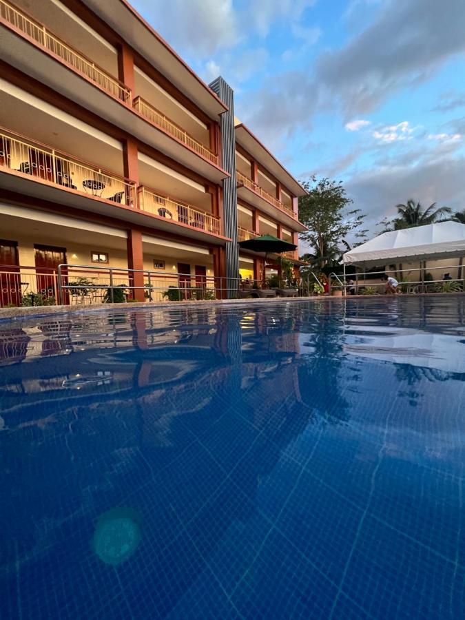 Rufana Suites Moalboal Buitenkant foto